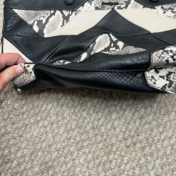 Desigual Black and Gray Wallet with Chevron Design - Picture 5 of 6